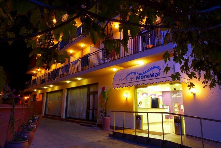 มอร์มาร์ โฮเต็ล Hotel โยเรตเดมาร์ ภายนอก รูปภาพ
